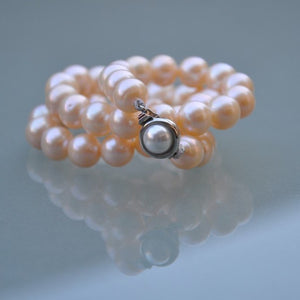 Rose Pearl Necklace (Medium Pearls)