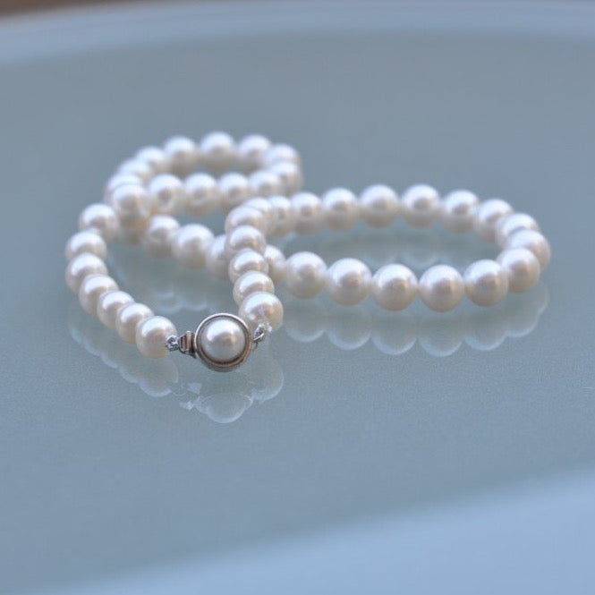 White Pearl Necklace (Small Pearls)